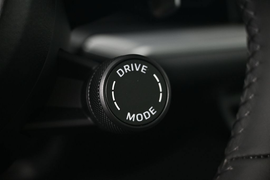 Certified 2026 Porsche Cayenne AWD/4WD image 23