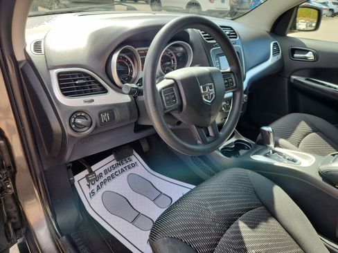 Used 2017 Dodge Journey SE image 24