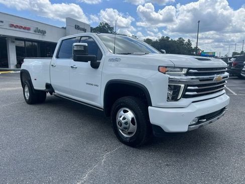 Used 2022 Chevrolet Silverado 3500 High Country w/ LPO, Hitch Package AWD/4WD image 3