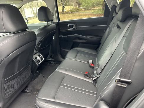 Used 2023 Kia Sorento S w/ Panoramic Sunroof Package image 15