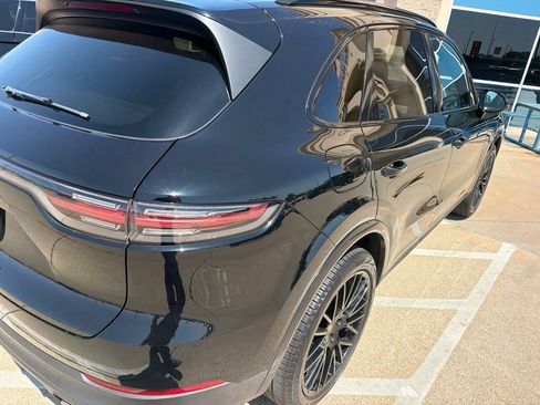 Used 2019 Porsche Cayenne AWD/4WD image 3