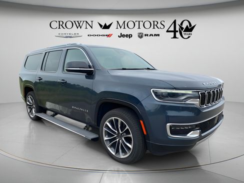 Used 2024 Jeep Wagoneer L Series III w/ Premium Group I AWD/4WD image 1
