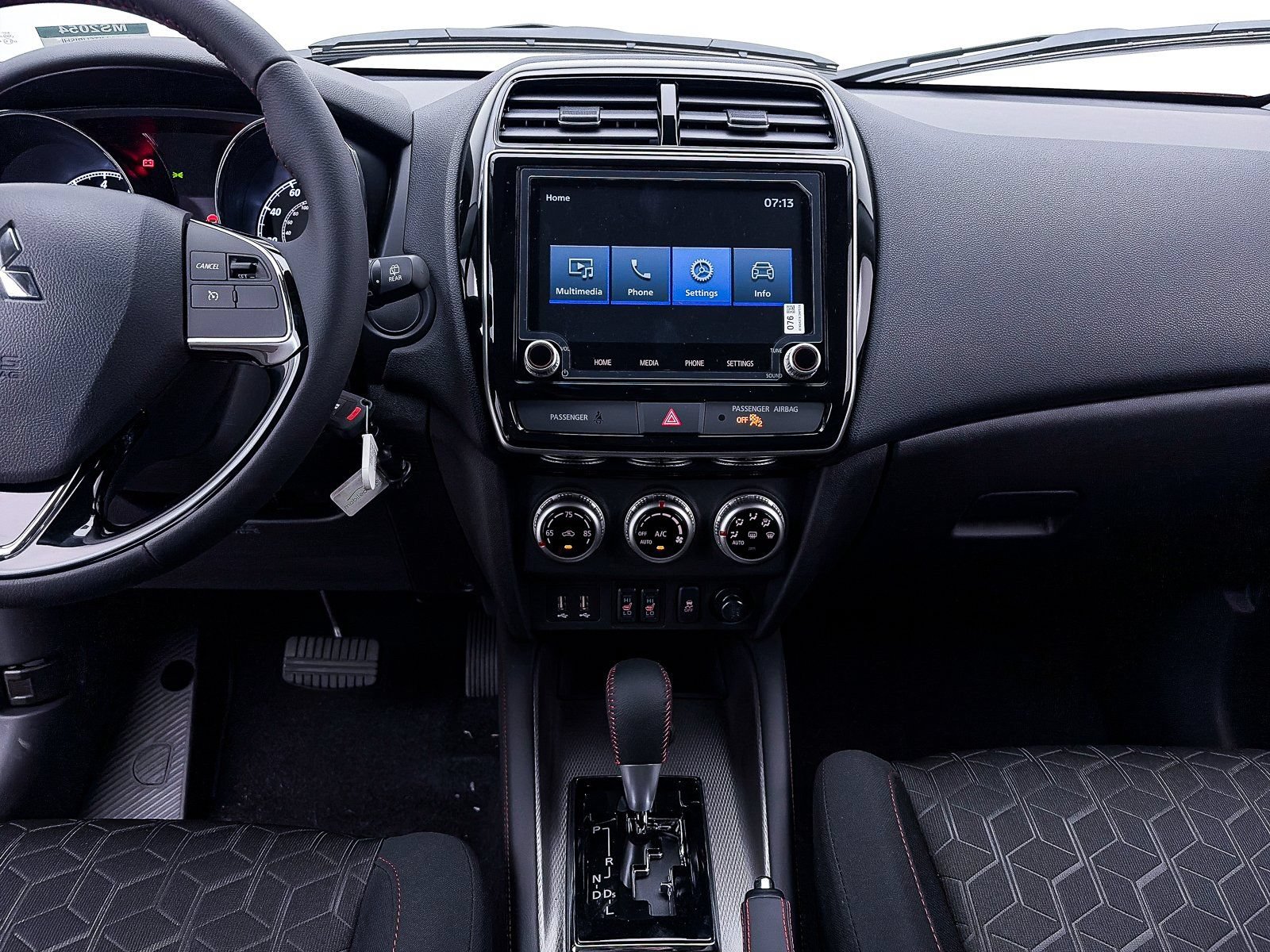 Used 2026 Mitsubishi Outlander Sport LE AWD/4WD image 11