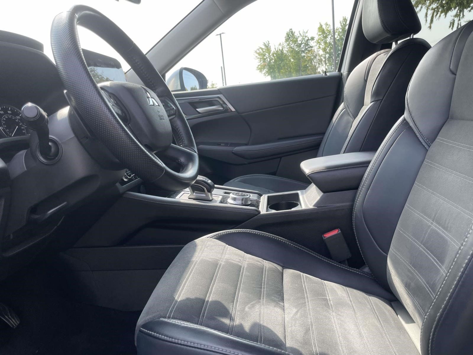 Used 2024 Mitsubishi Outlander SE AWD/4WD image 13