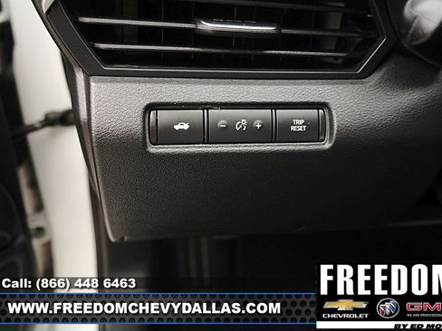 Used 2025 Nissan Altima 2.5 SV FWD image 19