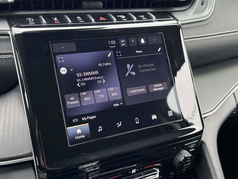 Used 2023 Jeep Grand Cherokee L Laredo image 16