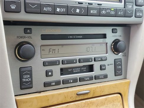 Used 2005 Lexus SC 430 Convertible image 18