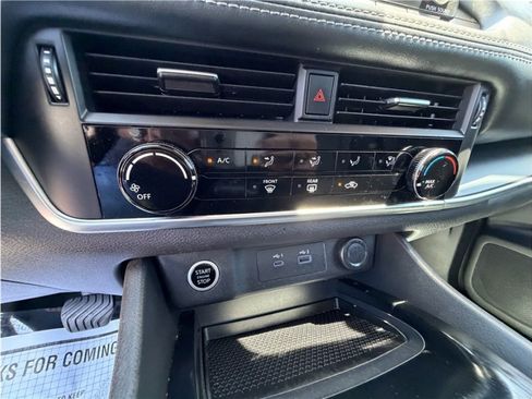 Used 2021 Nissan Rogue S FWD image 35