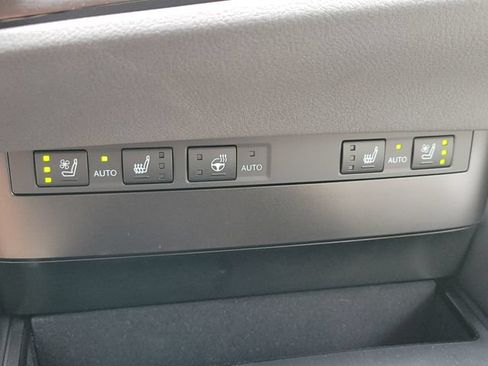 Used 2025 Lexus ES 300h w/ Premium Package FWD image 17