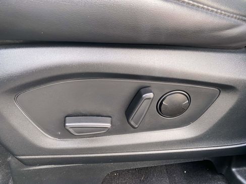 Used 2023 Ford Explorer XLT w/ Equipment Group 202A image 17