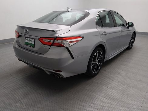 Used 2020 Toyota Camry SE FWD image 9
