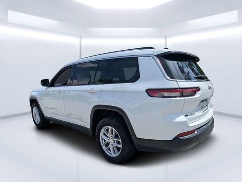 Used 2021 Jeep Grand Cherokee L Laredo w/ Luxury Tech Group I AWD/4WD image 5
