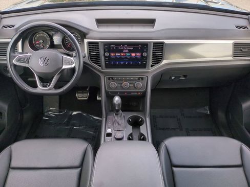 Used 2021 Volkswagen Atlas Cross Sport SE w/ Panoramic Sunroof Package image 15