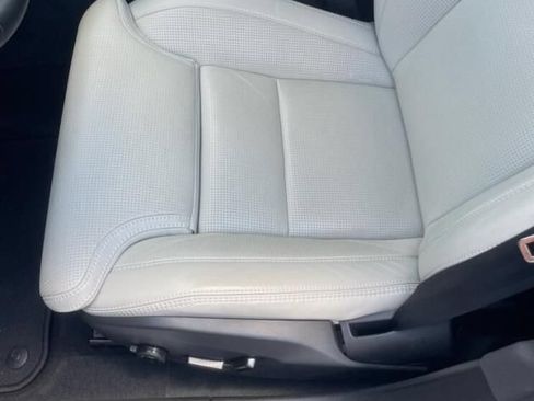 Used 2025 Volvo V60 B5 Cross Country Ultra AWD/4WD image 3
