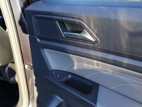 Used 2022 Volkswagen Atlas Cross Sport SEL R-Line AWD/4WD image 14