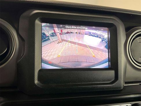 Used 2021 Jeep Wrangler Unlimited Sport image 27