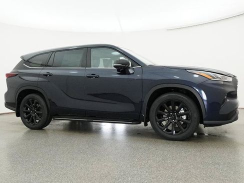 New 2026 Toyota Highlander Limited AWD/4WD image 31