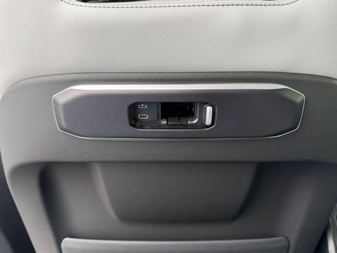 New 2026 BMW X5 xDrive40i w/ M Sport Package image 18