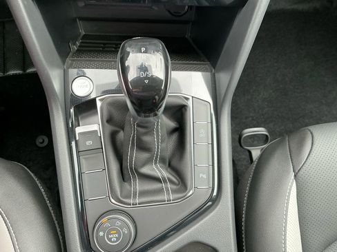 New 2025 Volkswagen Taos SEL image 23