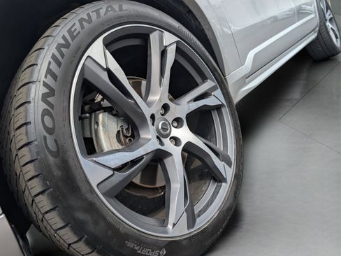 Used 2022 Volvo XC90 T5 Momentum image 9