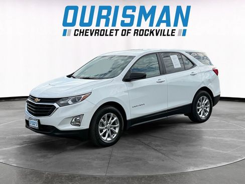 Used 2021 Chevrolet Equinox LS w/ LS Convenience Package image 2