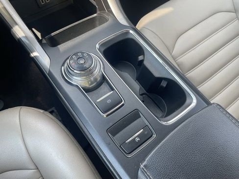 Used 2019 Ford Fusion SEL image 16