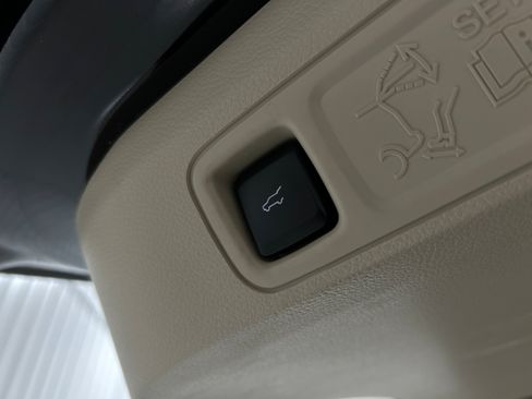 Used 2020 Lincoln Navigator L Reserve w/ Luxury Package AWD/4WD image 39