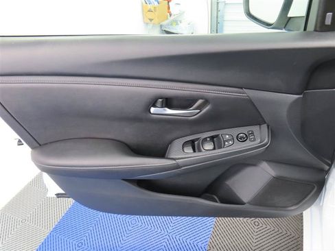 Used 2025 Nissan Sentra SV FWD image 15