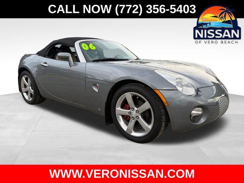 Used 2006 Pontiac Solstice Convertible w/ Premium Package RWD image 1