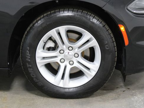 Used 2022 Dodge Charger SXT RWD image 11