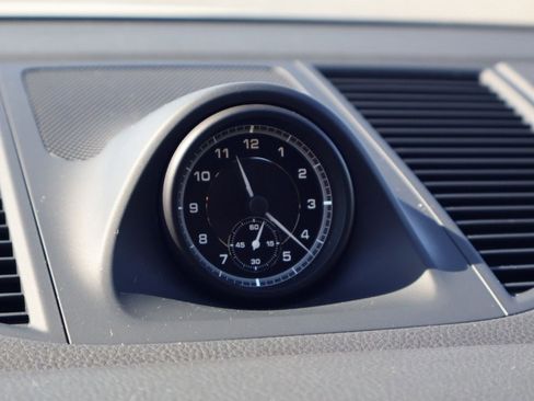 New 2026 Porsche Macan image 26