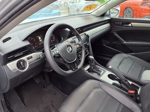 Used 2021 Volkswagen Passat 2.0T SE image 16