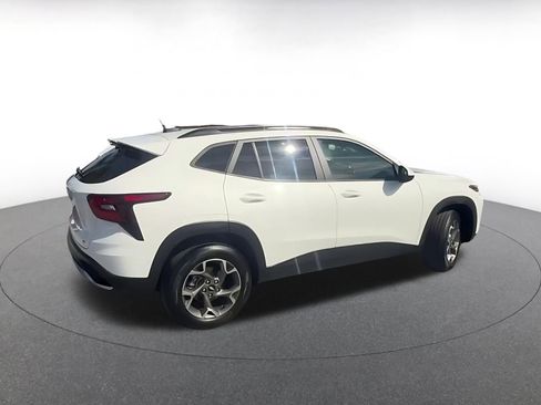Used 2025 Chevrolet Trax LT image 12