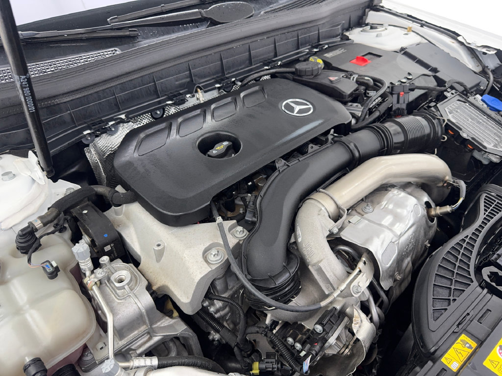 Used 2025 Mercedes-Benz GLB 250 w/ Exclusive Package image 76