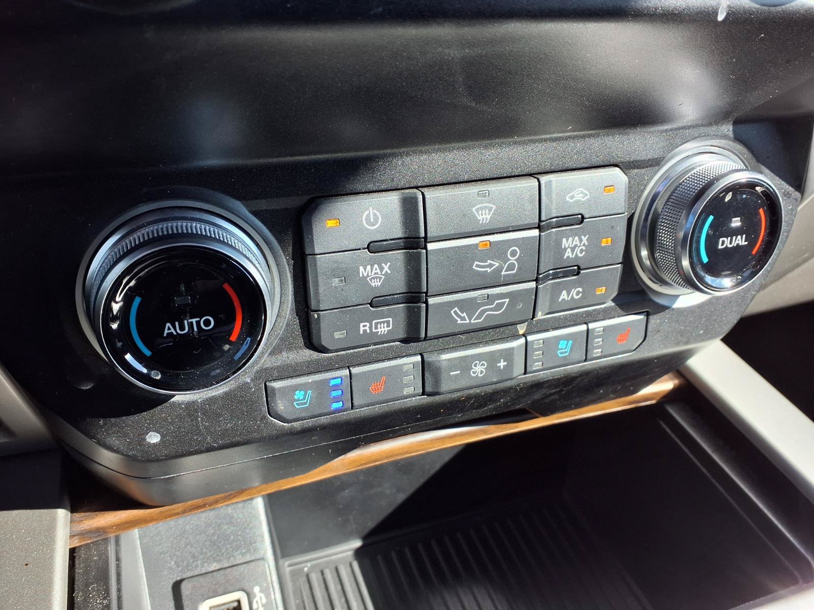 Used 2020 Ford F150 Lariat w/ Equipment Group 502A Luxury AWD/4WD image 8