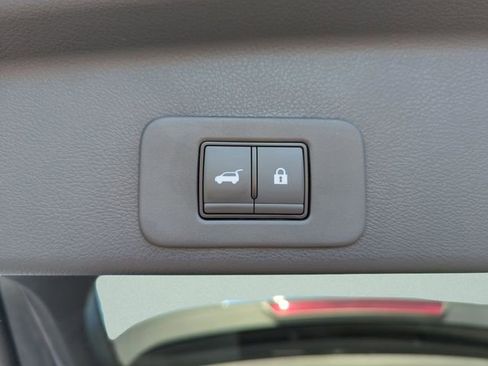 Certified 2025 Nissan Murano SV FWD image 18