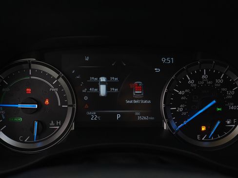 Used 2022 Toyota Highlander XLE image 19