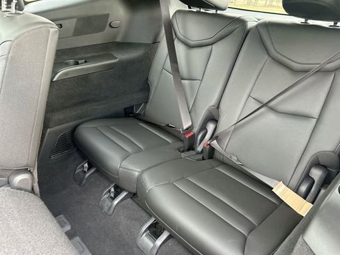 Used 2024 Cadillac XT6 Luxury FWD image 28