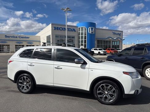 Used 2015 Mitsubishi Outlander GT image 1