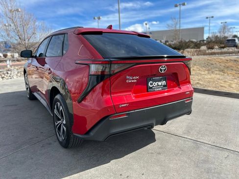 Used 2024 Toyota bZ4X XLE w/ Weather Package image 5