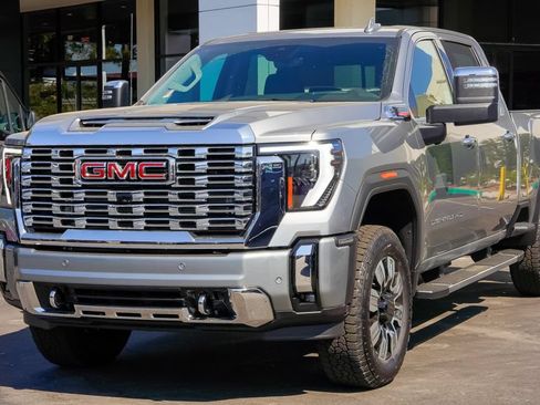 New 2026 GMC Sierra 2500 Denali w/ Denali Reserve Package AWD/4WD image 2