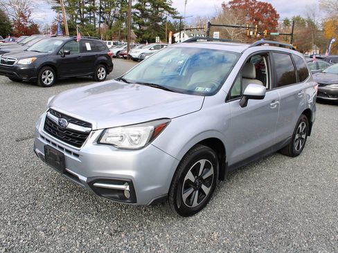 Used 2017 Subaru Forester 2.5i Premium w/ All-Weather Package image 2