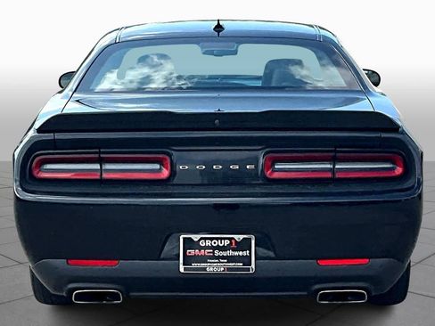 Used 2022 Dodge Challenger R/T w/ Plus Package image 7