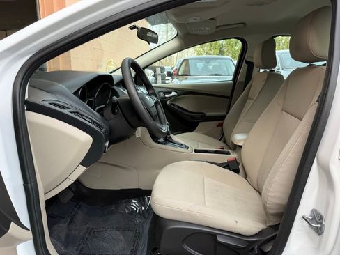 Used 2018 Ford Focus SE image 9