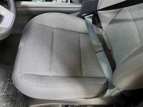 New 2026 Ford Explorer Active RWD image 18