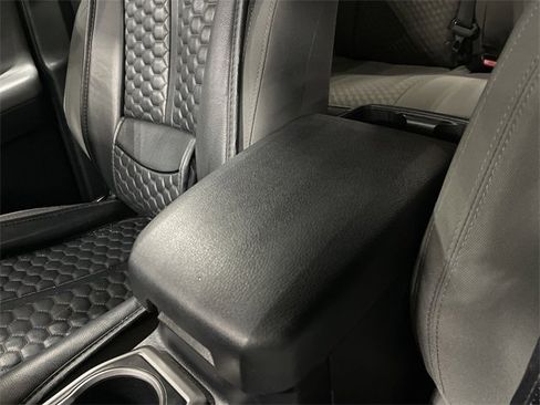 Used 2022 Toyota Tacoma SR5 w/ Technology Package image 25