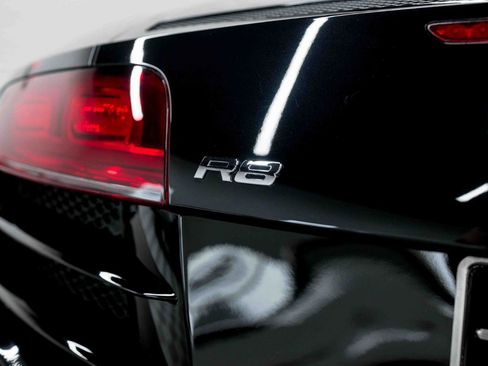 Used 2011 Audi R8 V10 AWD/4WD image 16