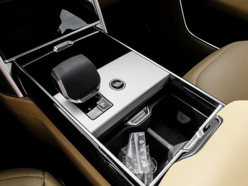 New 2026 Land Rover Range Rover SE AWD/4WD image 30