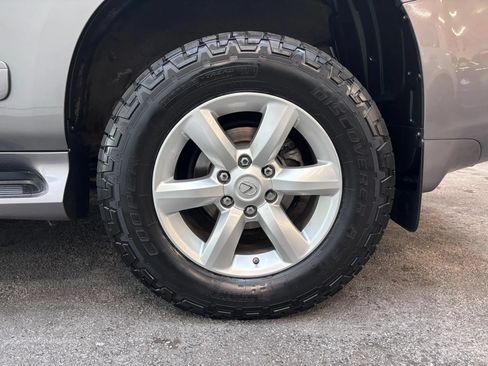 Used 2010 Lexus GX 460 Premium AWD/4WD image 7