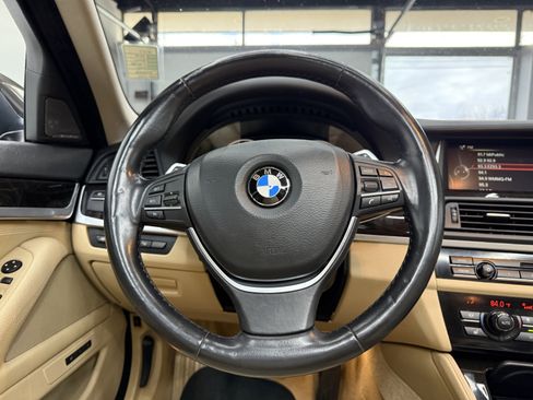 Used 2015 BMW 550i xDrive Sedan image 15